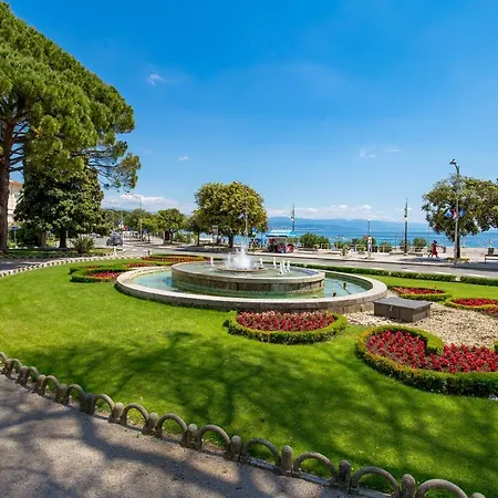 Lägenhet Altamar Seaview Opatija